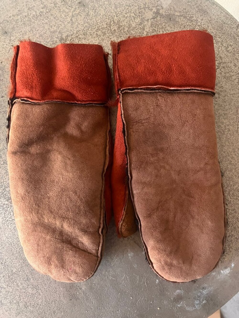HENRI BENDEL SHEEPSKIN VINTAGE SUEDE TRI COLOR MITTEN GLOVES